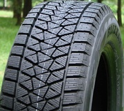 Bridgestone Blizzak DM-V2 275/50R20 113R