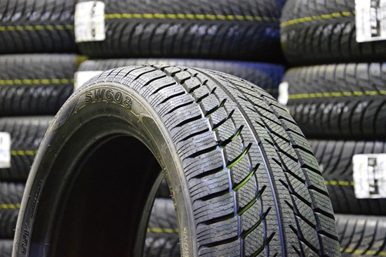 Goodride SW608 215/60R17 96H