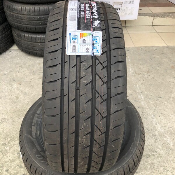 iLINK THUNDER U09 215/55R17 98W