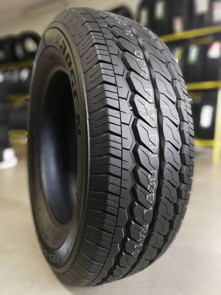 Kapsen DurableMax RS01 215/65R15C 104/102T