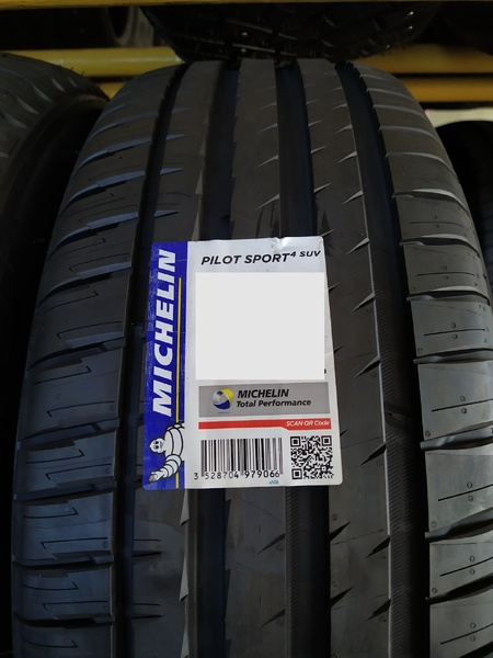 Michelin Pilot Sport 4 SUV 235/65R18 110H
