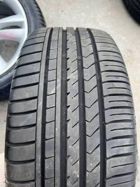 Winrun R330 255/40R18 99W